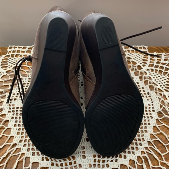 Women’s Brown Boots Sz 9 by “RAMPAGE” - Picture 7 of 10